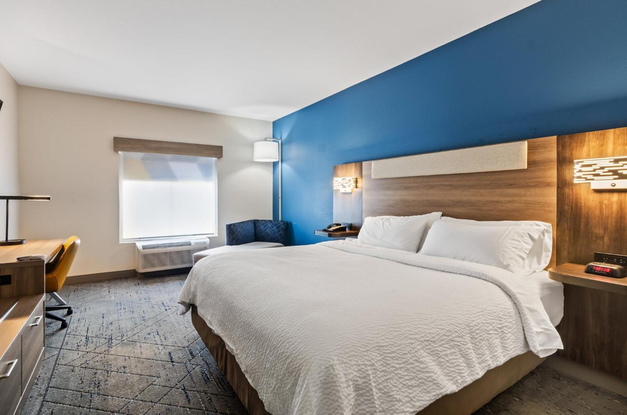Holiday Inn Express & Suites Wytheville By Ihg Exterior photo