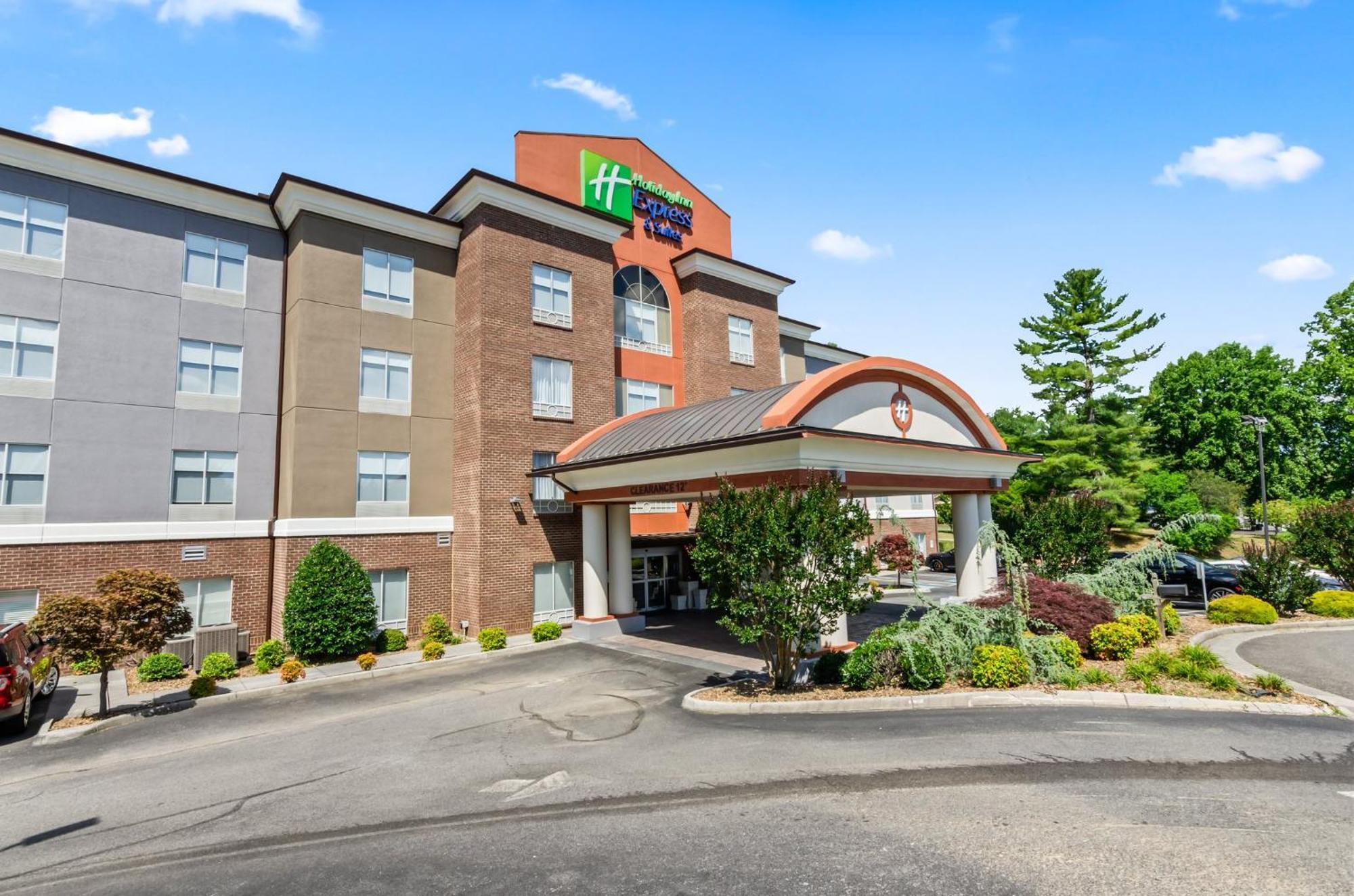 Holiday Inn Express & Suites Wytheville By Ihg Exterior photo